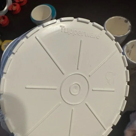 Daisy Tupperware set - Picture 5 of 10